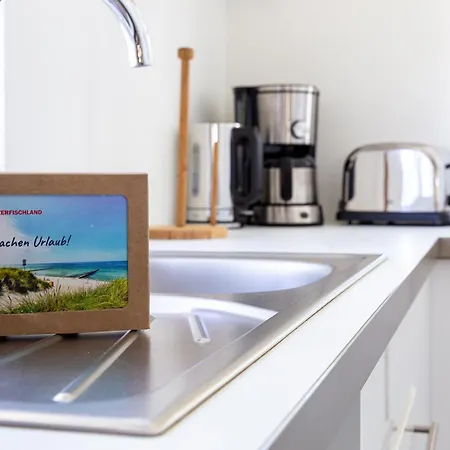 Strandhaus Hinter Der Düne * Ahrenshoop